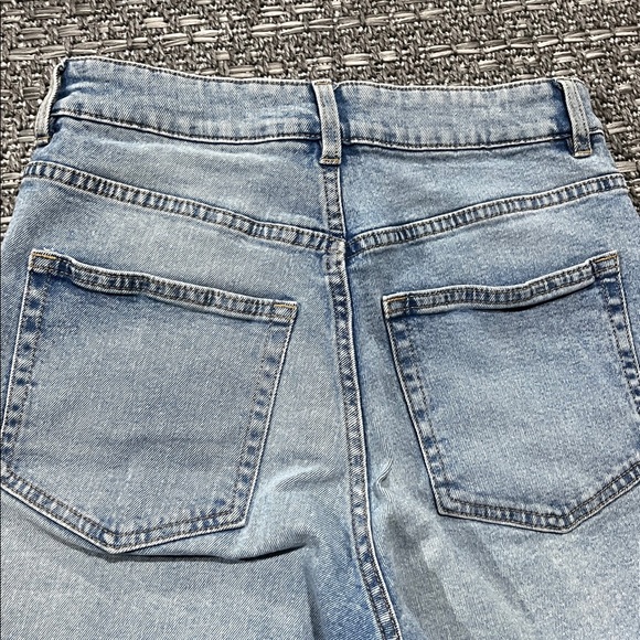 Divided H&M | High Rise Bermuda Jean Shorts - Picture 7 of 8
